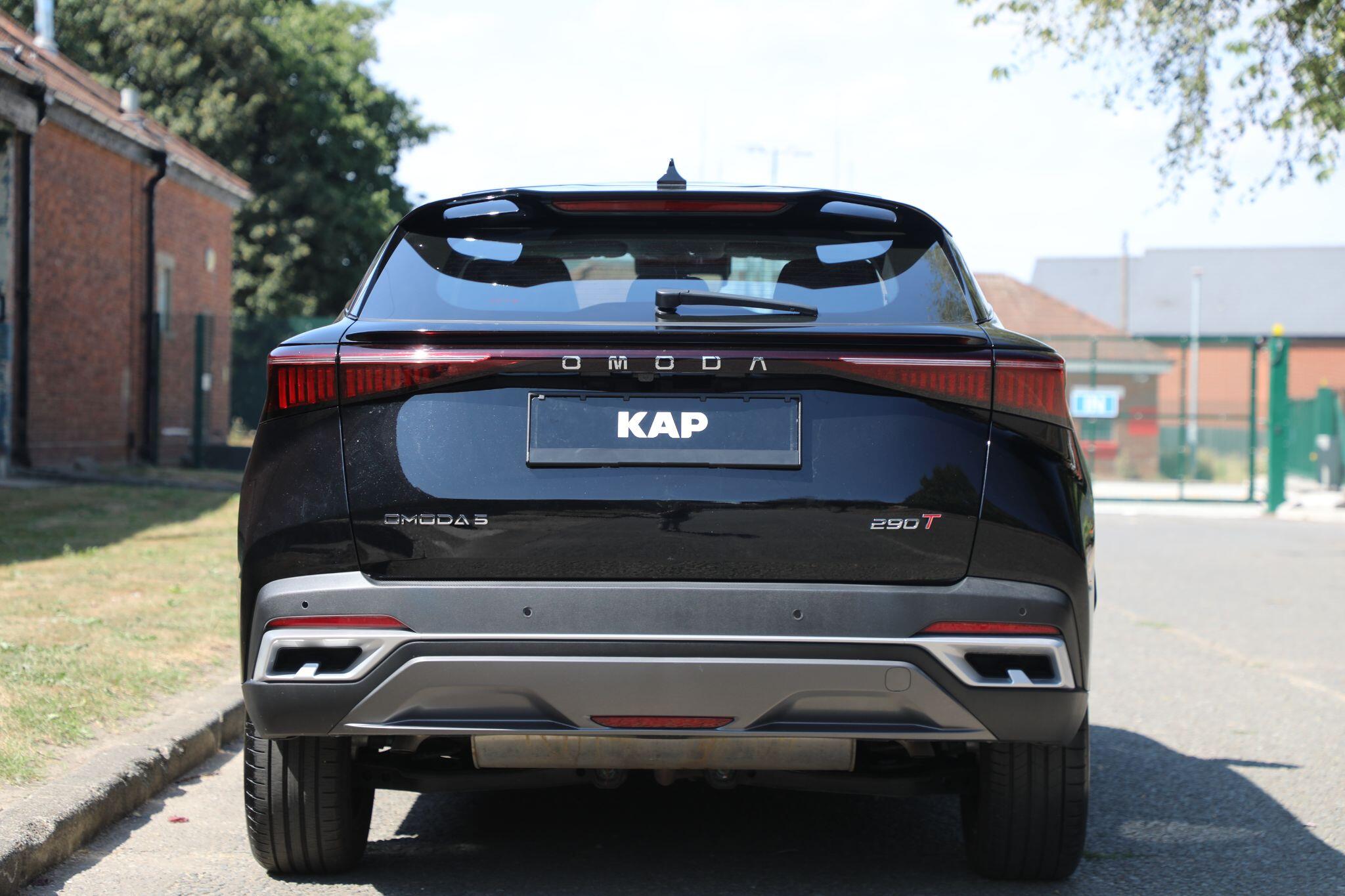 Large vehicle image